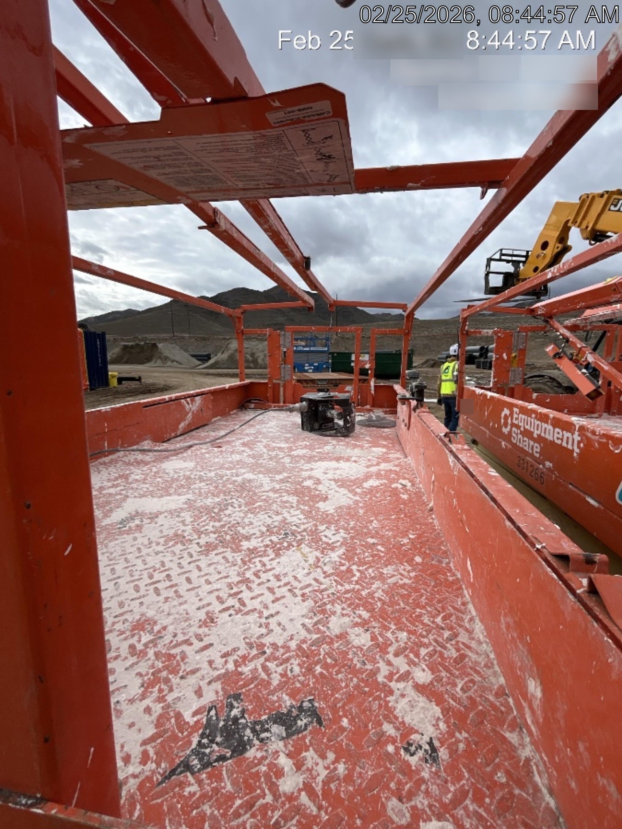2022 JLG ES3246