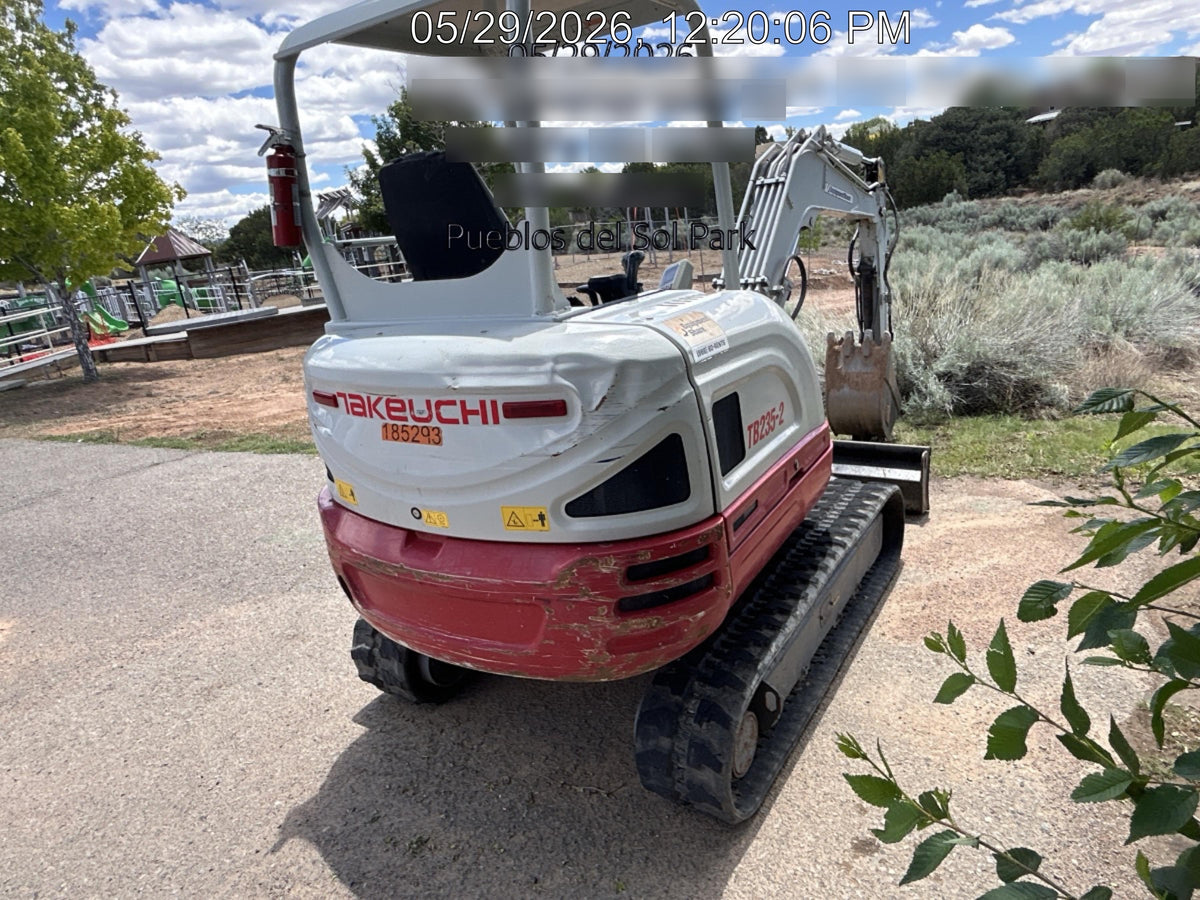 2021 TAKEUCHI TB235-2R