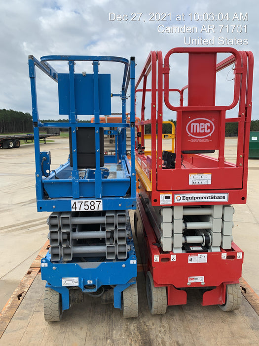 2019 Genie GS-2632 Folding rails with half height swing gate