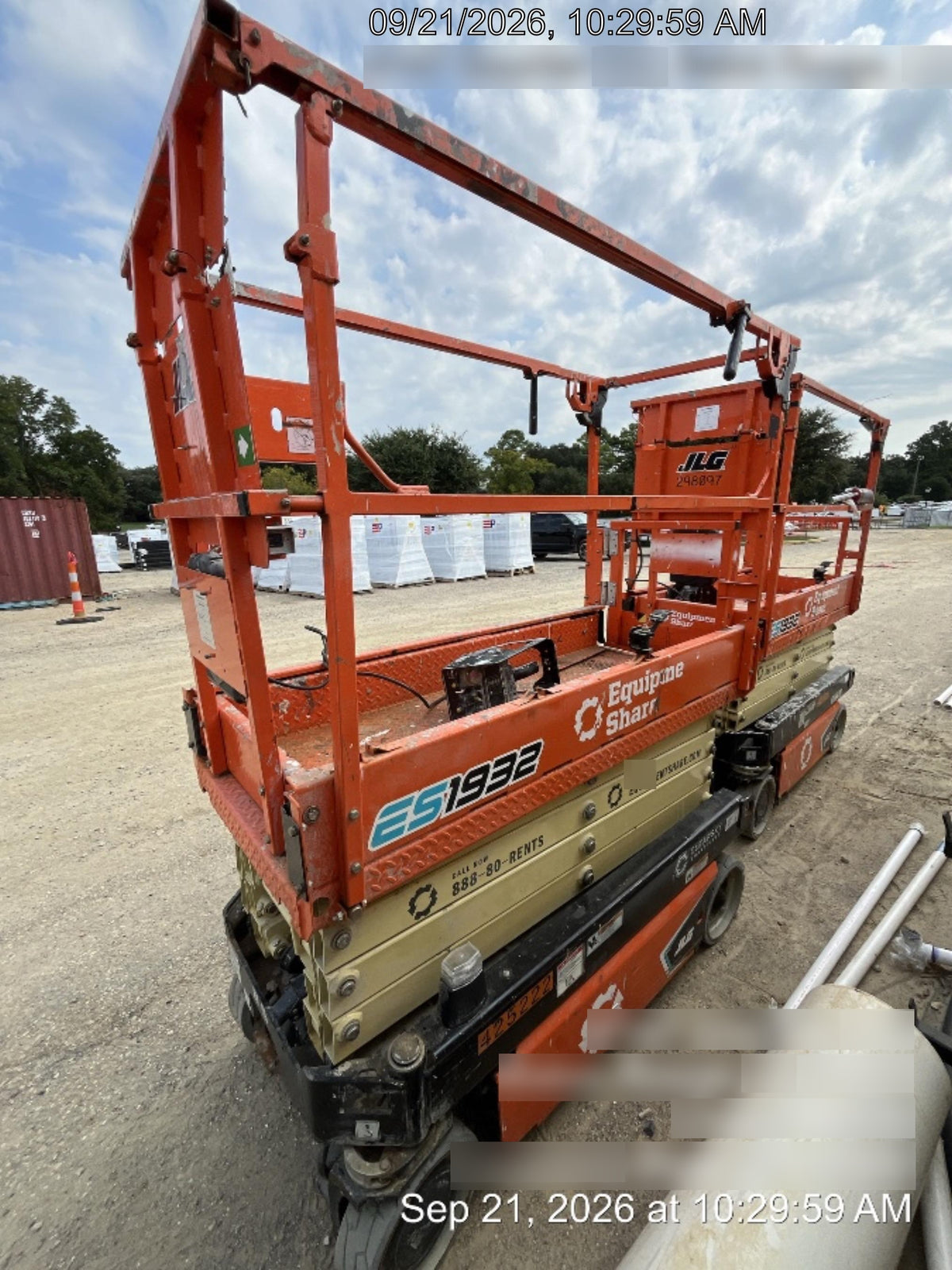 2024 JLG ES1932