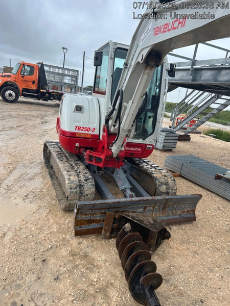 2025 TAKEUCHI TB250-2CR