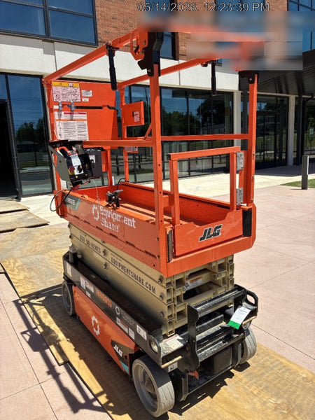 2025 JLG ES1932