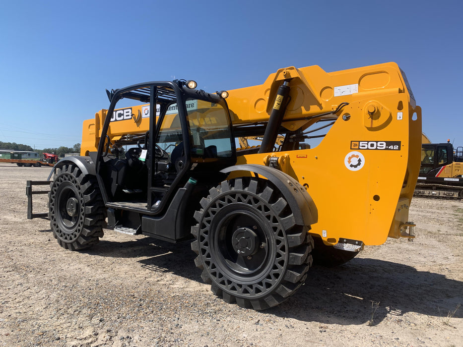 2020 JCB 509-42 Canopy, Solid Tires, Work Lights, Beacon, Aux Hydraulics, Back up Alarm, Lifting Eye, ES Decals