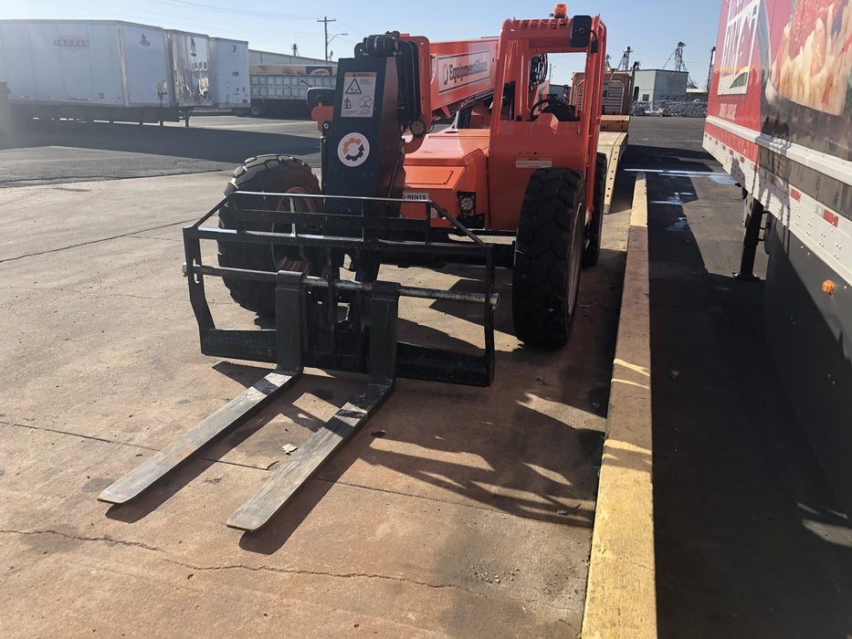 2020 Skytrak 8042 74 Hp, FF Tires, Work Lights, Beacon, Aux Hydraulics, Back up Alarm, Lifting Eye, ES Decals