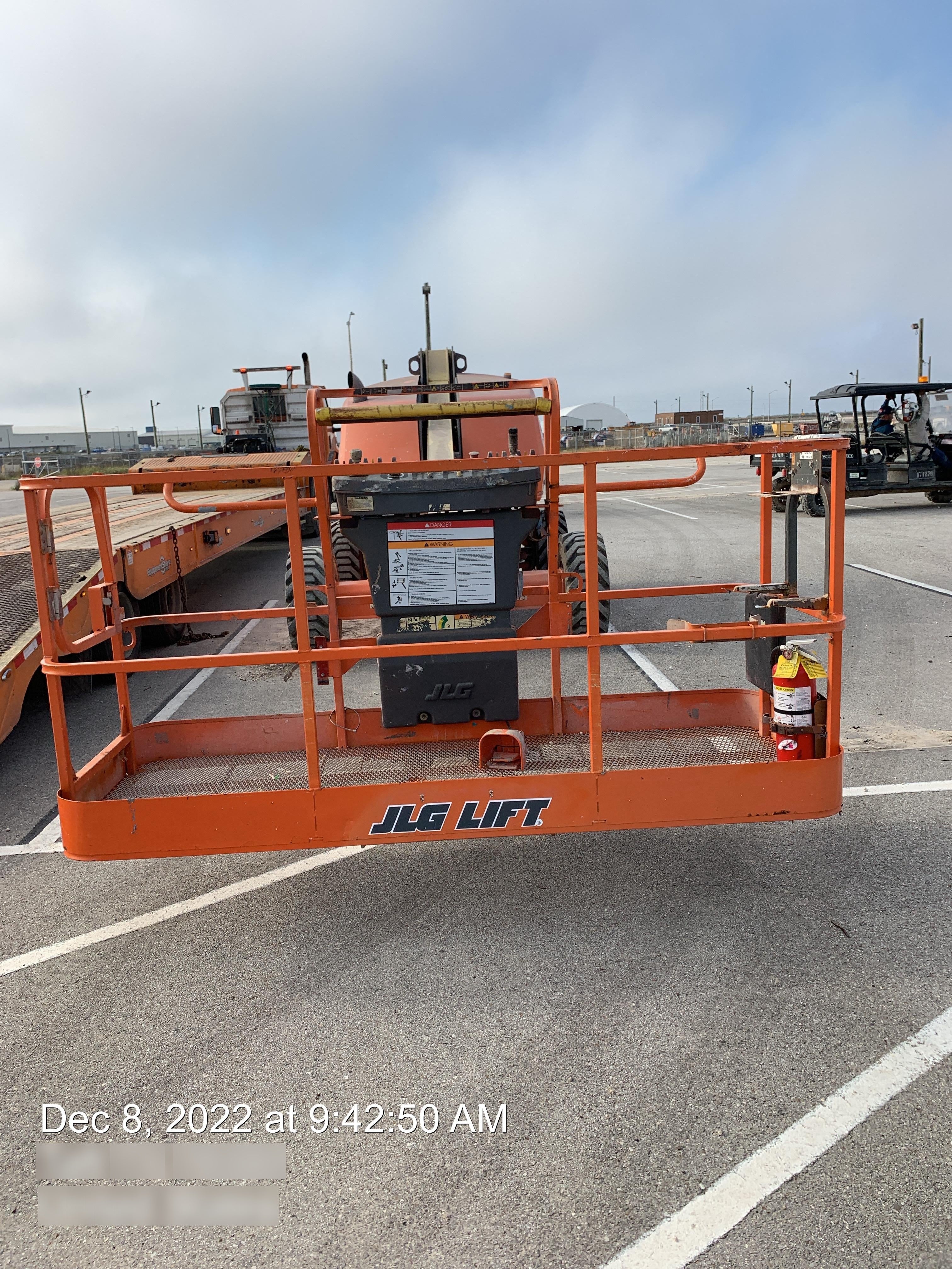 2019 JLG 400S