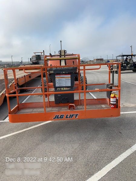 2019 JLG 400S