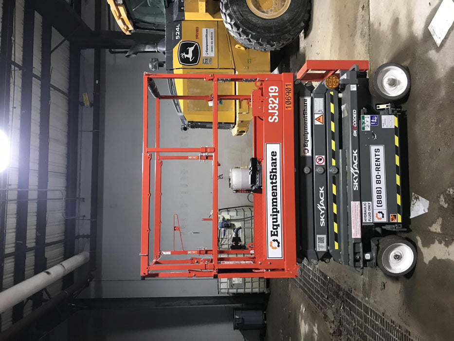 2020 Skyjack SJIII-3219 Solid NM Tires, Half height spring hinged entry gate, Dual Beacons, 800W Inverter