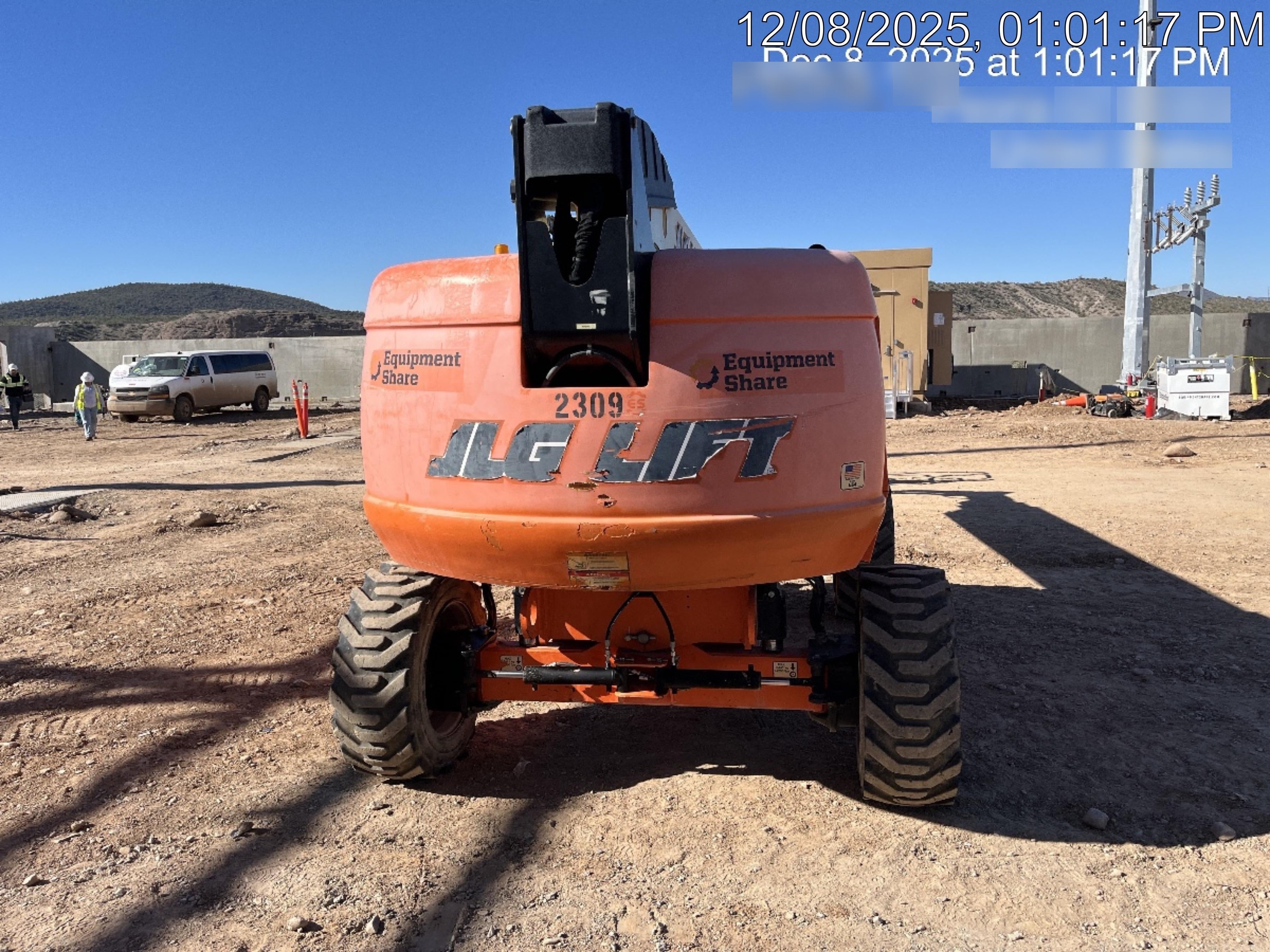2017 JLG 660SJ