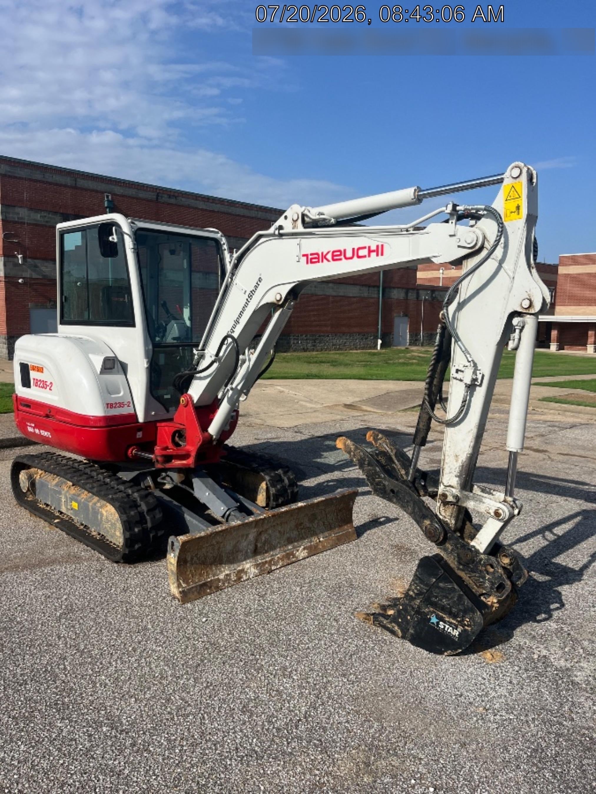 2025 TAKEUCHI TB235-2CR