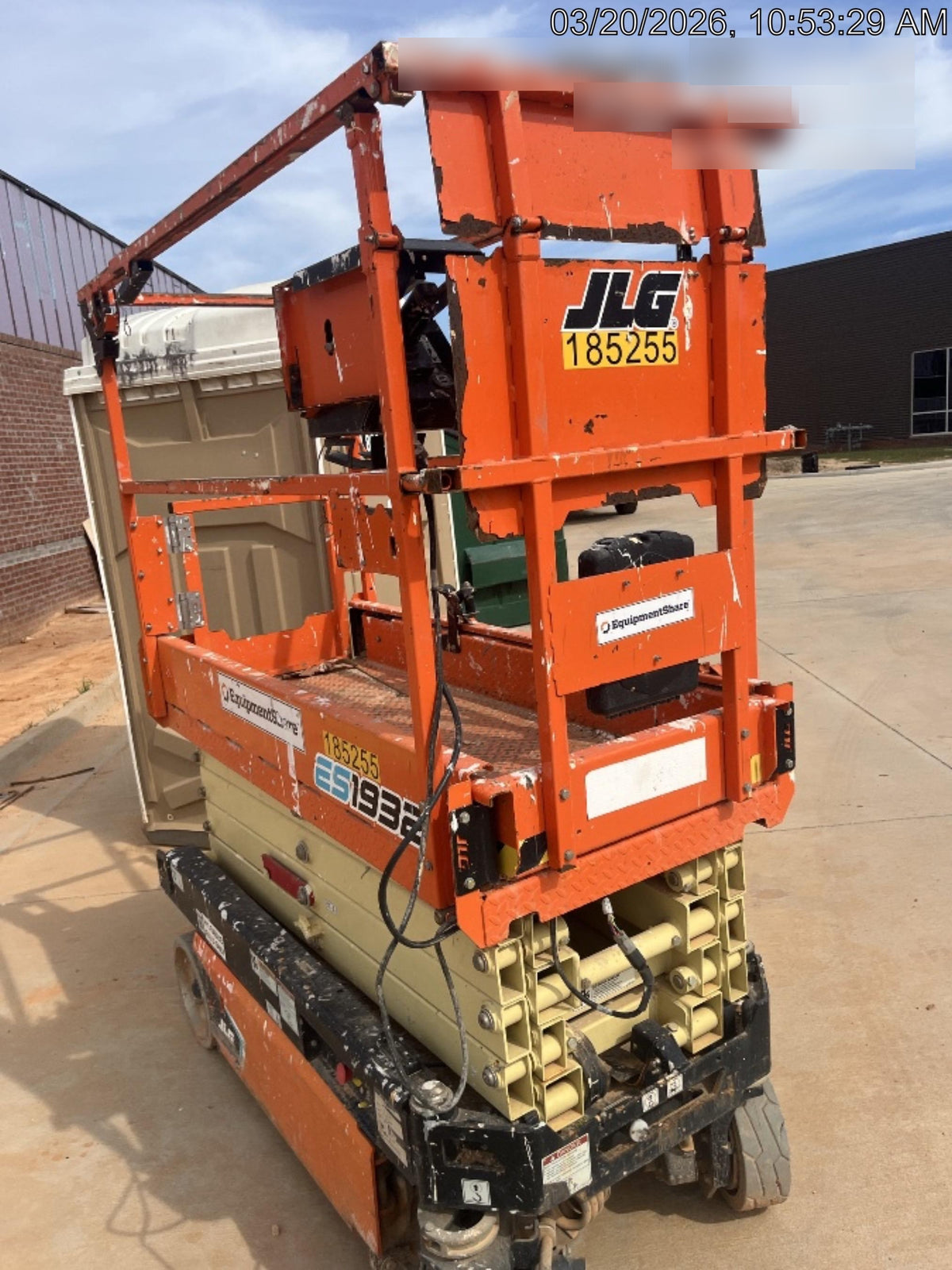 2021 JLG ES1932