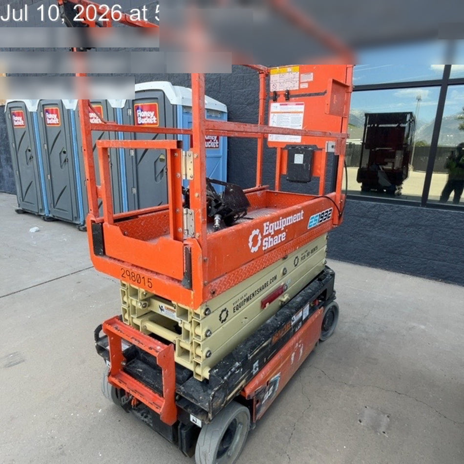 2023 JLG ES1932