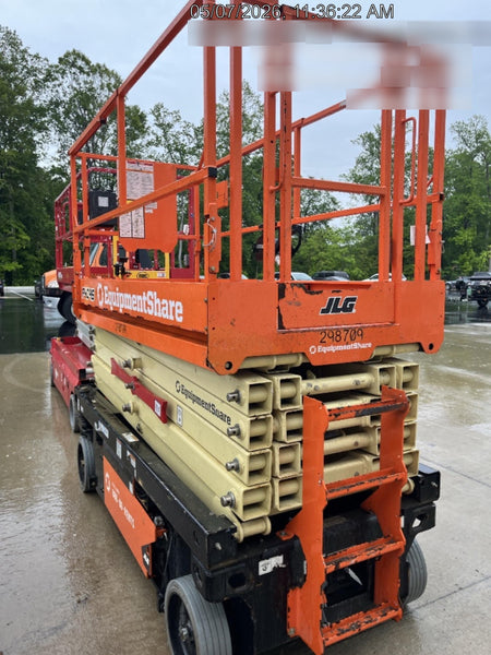 2023 JLG R4045