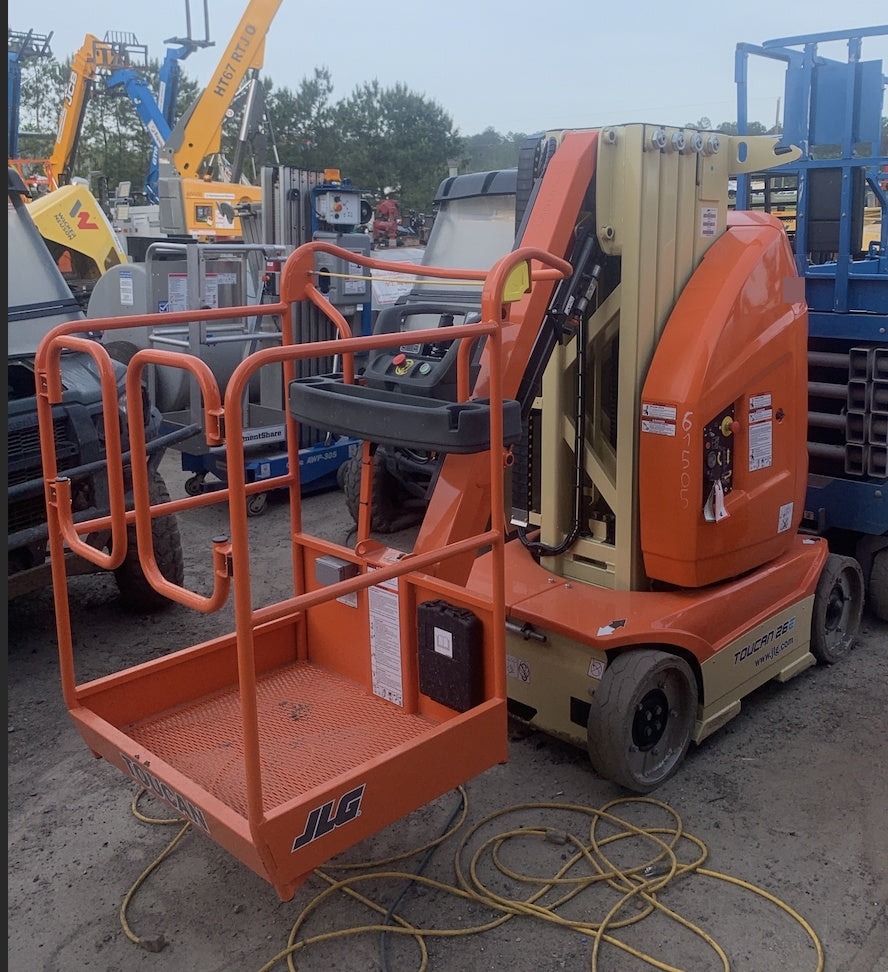 2022 JLG 26E