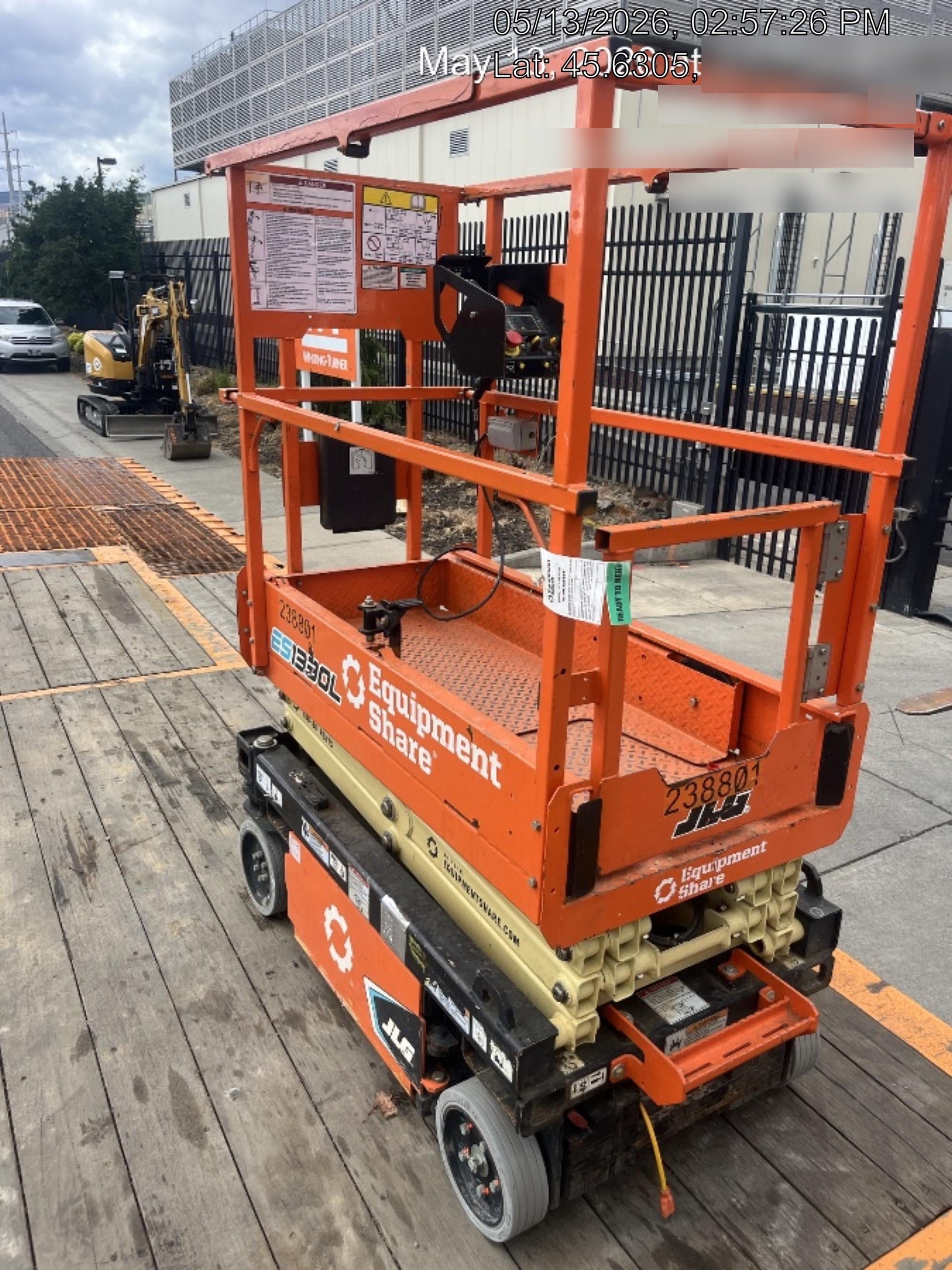 2022 JLG ES1330L