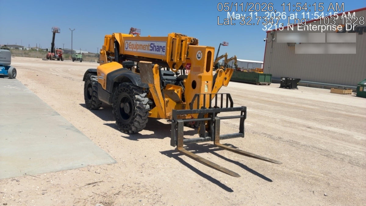 2019 JCB 512-56 74 HP w/Open ROPS, Beacon, Aux Hydraulics, Worklights, Solid Tires w/60" Carriage/Forks