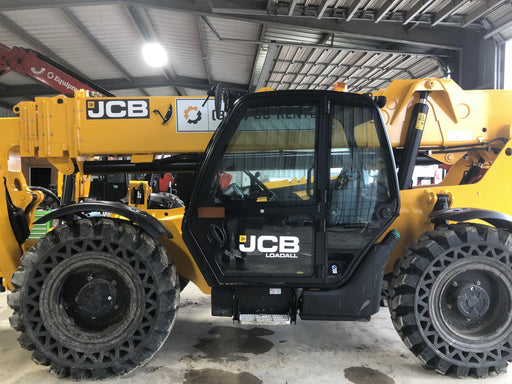 2020 JCB 510-56 Cab/Heat/Air, 74 HP, Solid Tires, STD Worklight, Beacon, Aux Hydraulics, Lifting Eye, Back up Alarm w/66" Carriage/60" Forks