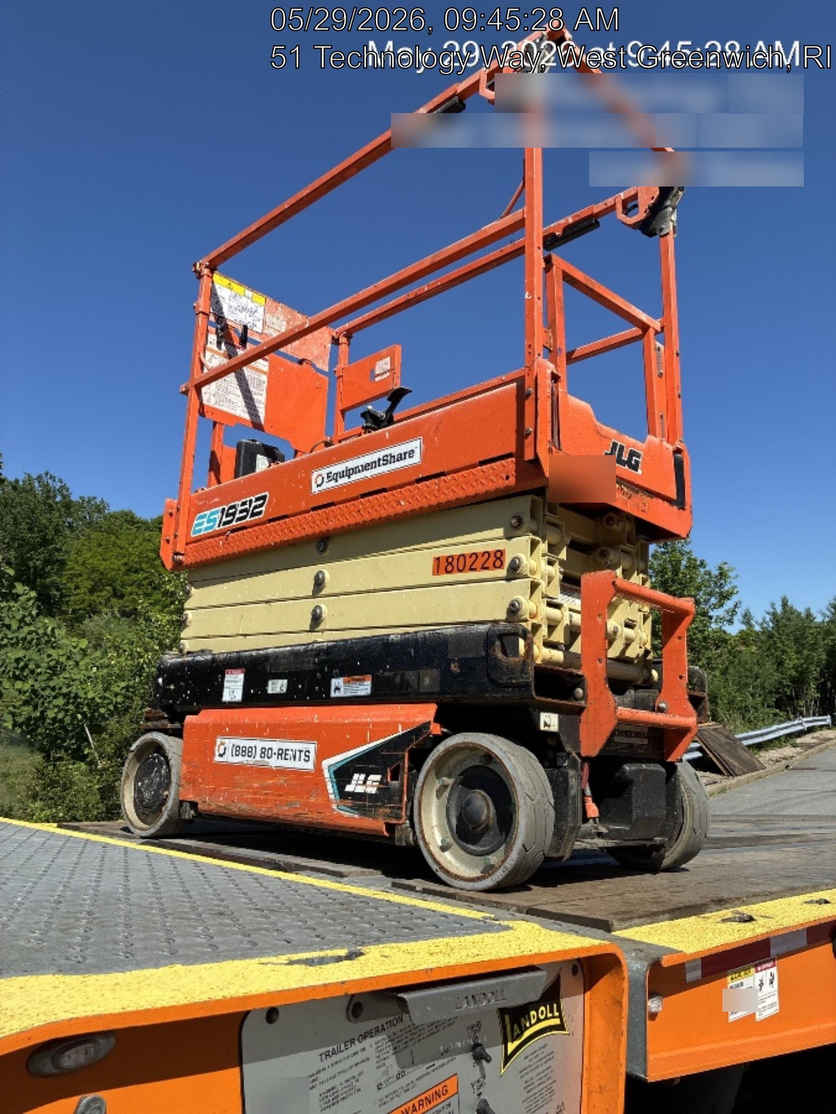 2021 JLG ES1932