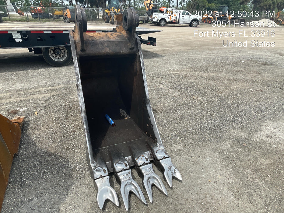 2014 WERK-BRAU 30" HD Bucket - Werk-Brau