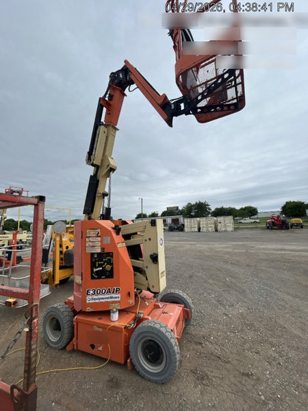 2018 JLG E300AJP