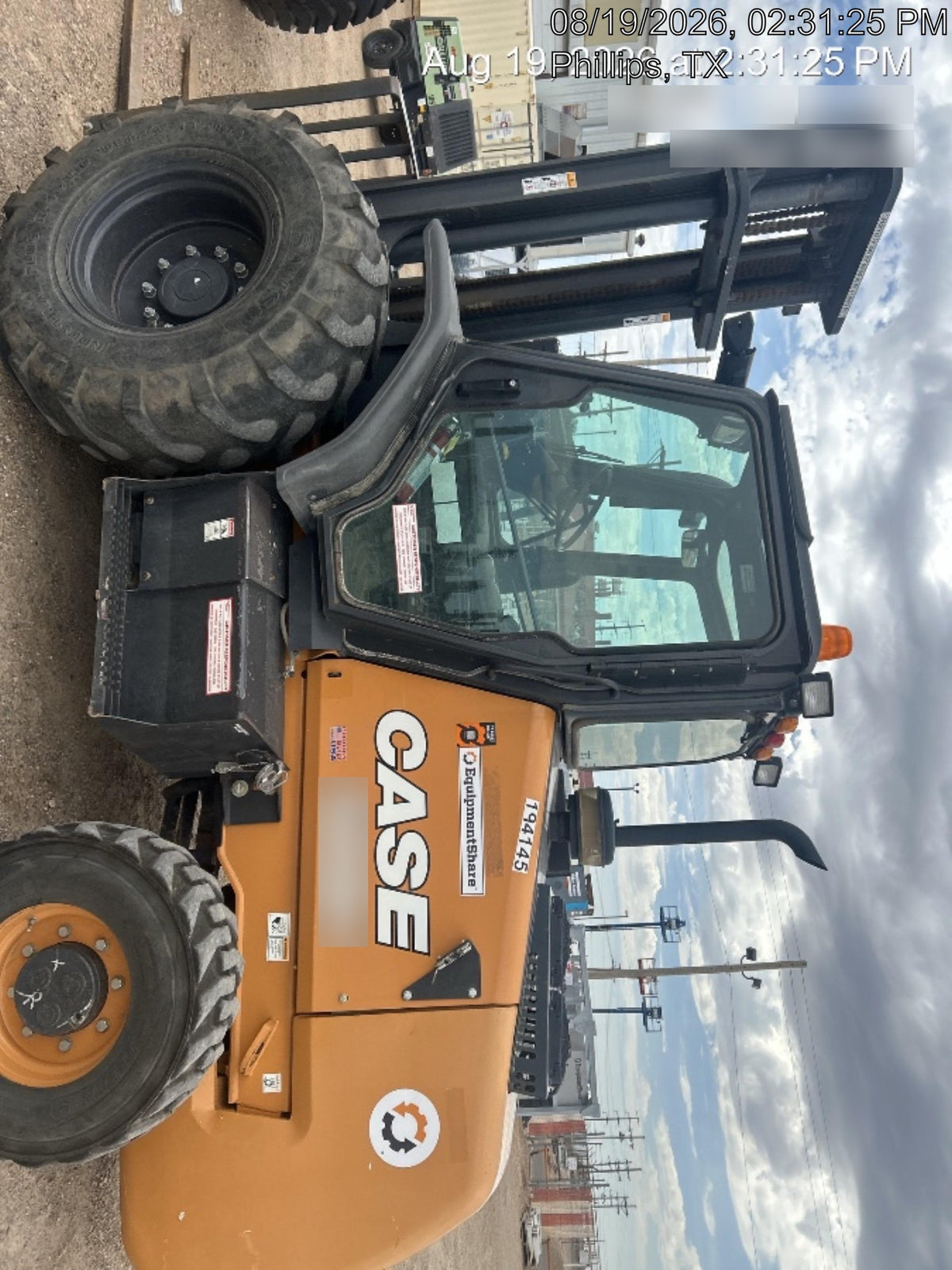 2021 CASE 588H