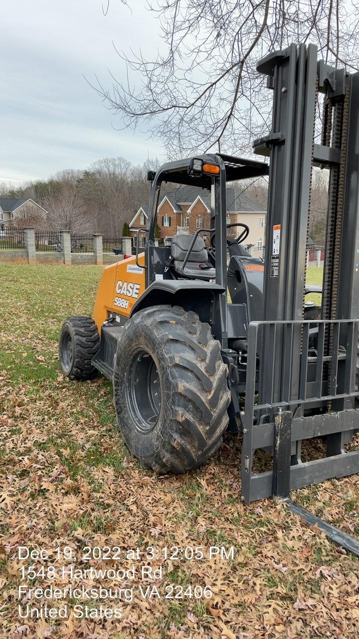 2023 CASE 588H