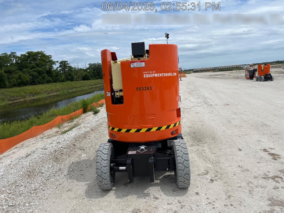 2025 JLG E300AJP