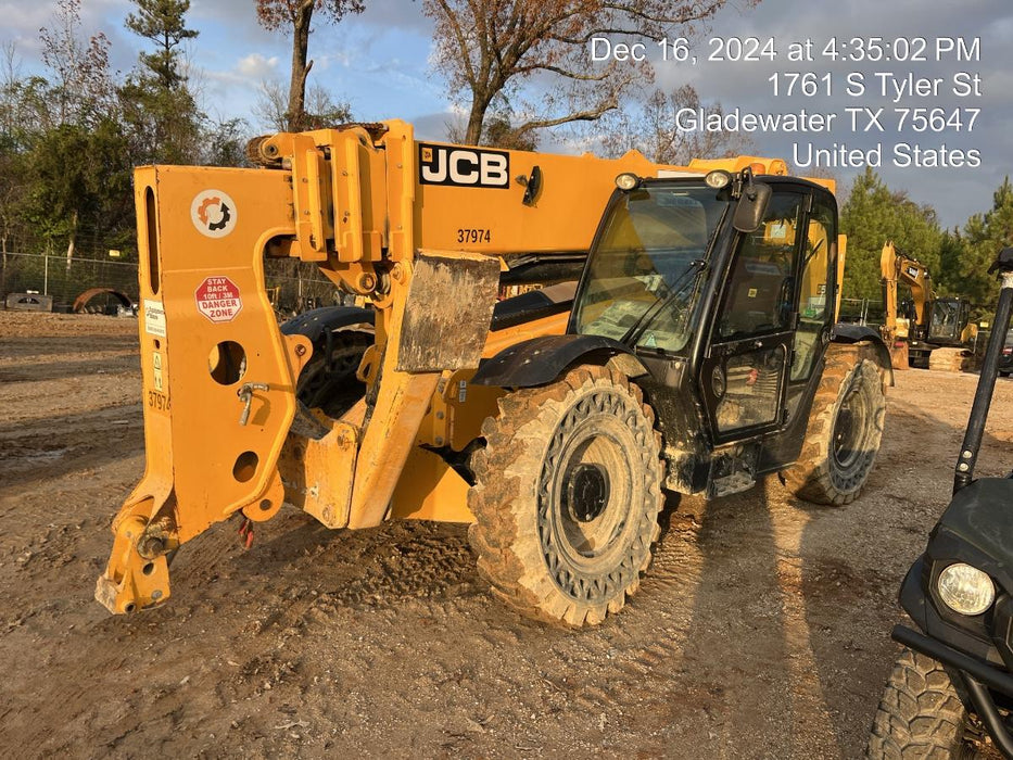 2019 JCB 510-56 74 HP w/CAB/HVAC, Beacon, Worklights, Aux Hydraulics, Solid Tires 72" Carriage/60" Forks