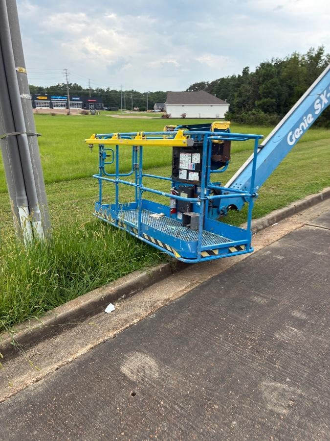 2017 GENIE SX-135 XC