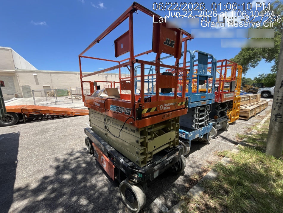 2022 JLG ES3246