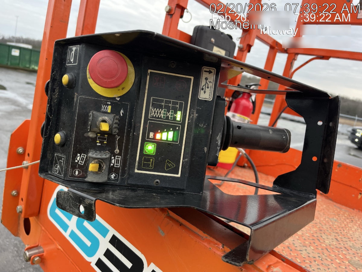 2022 JLG ES3246