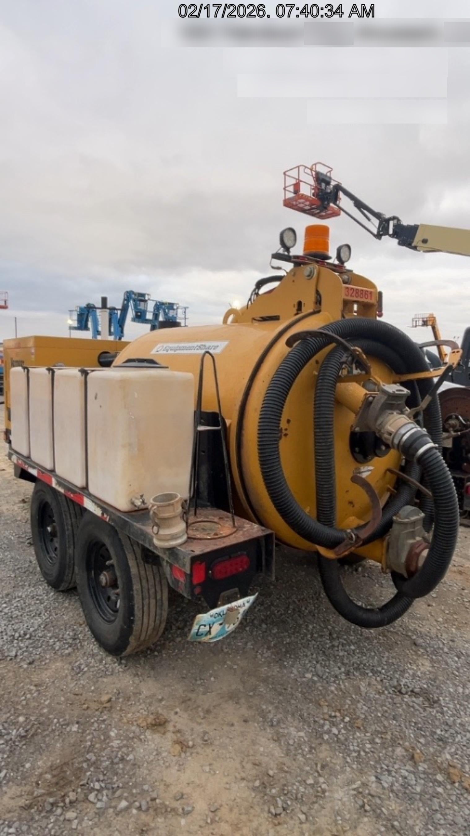 2023 Vac-Tron LP573XDT T4 Koehler Diesel Engine, 500 Gallon Debris Tank, x2 100 Gallon Water Tanks
