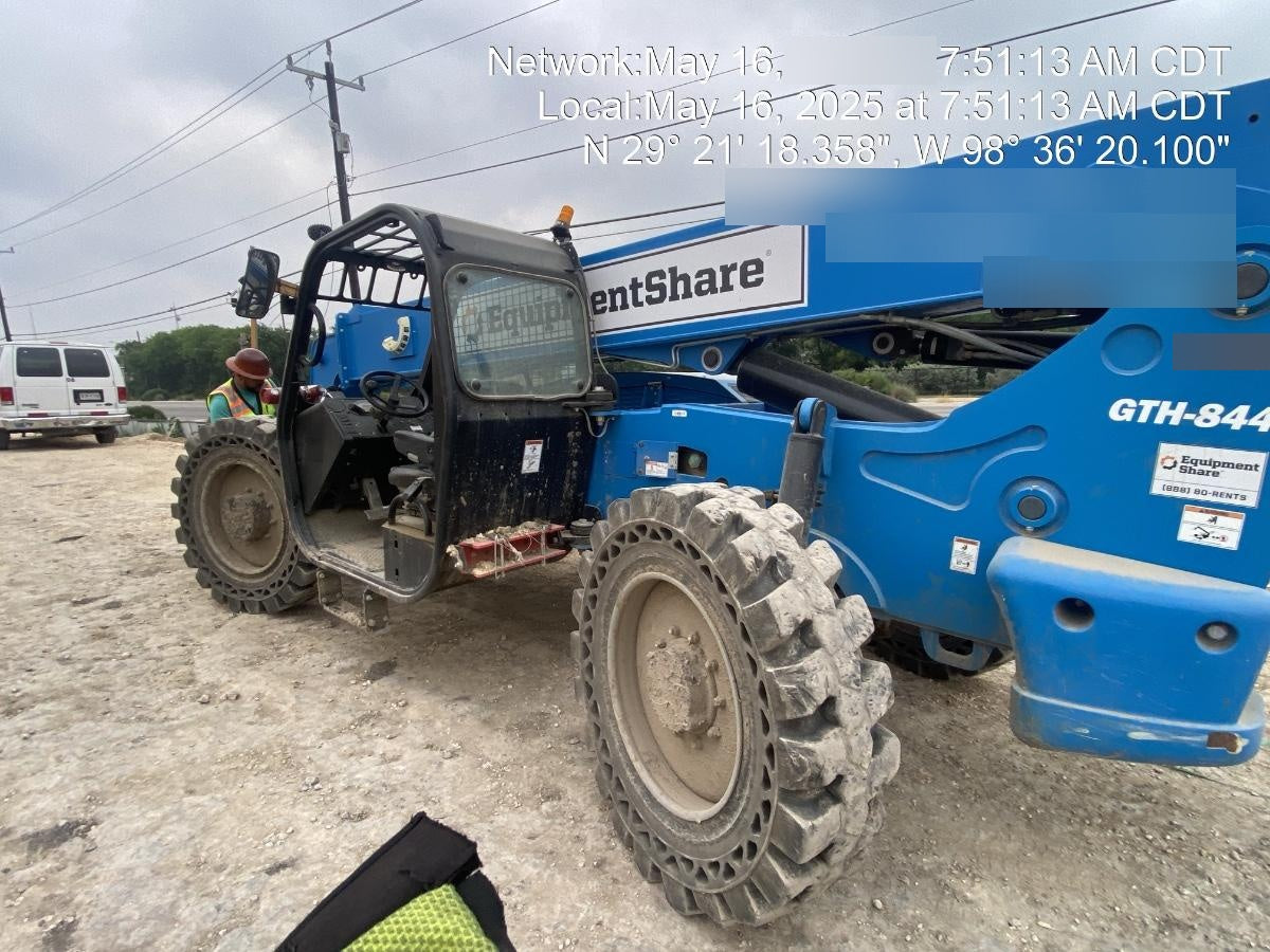 2022 GENIE GTH-844