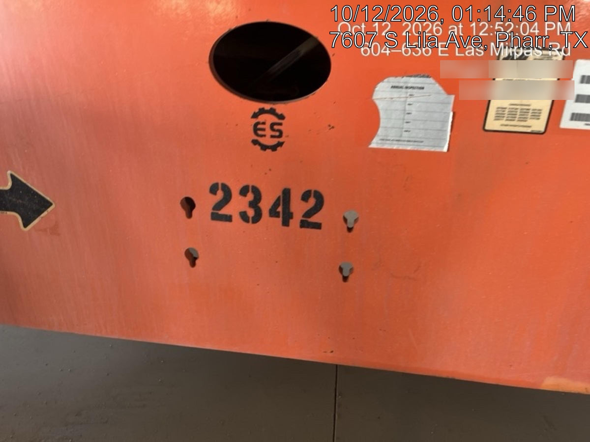2017 JLG 660SJ