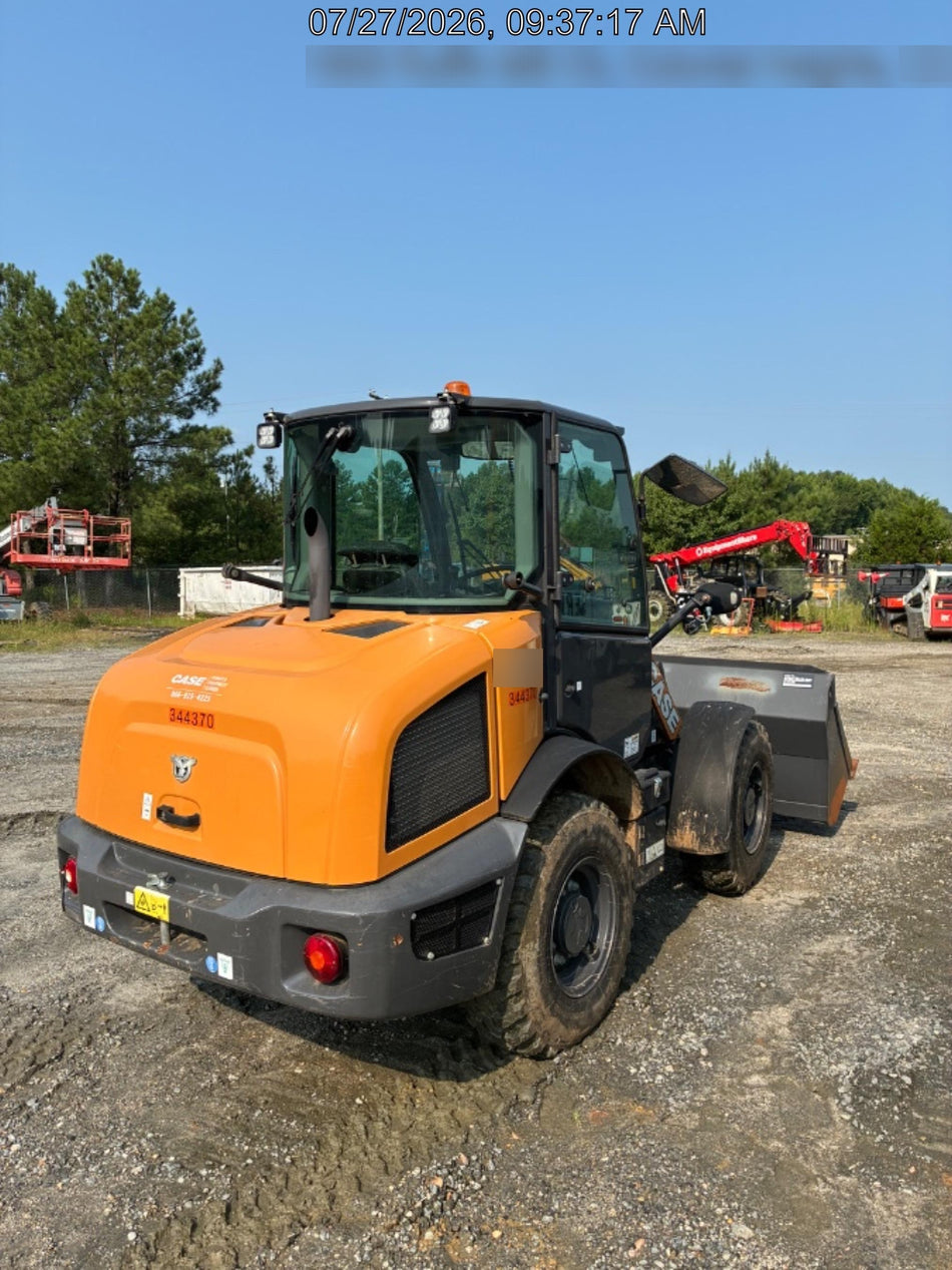 2023 CASE 121F