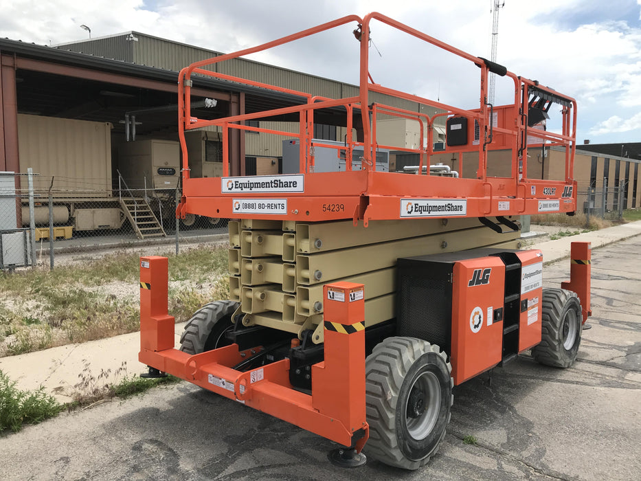 2020 JLG 430LRT