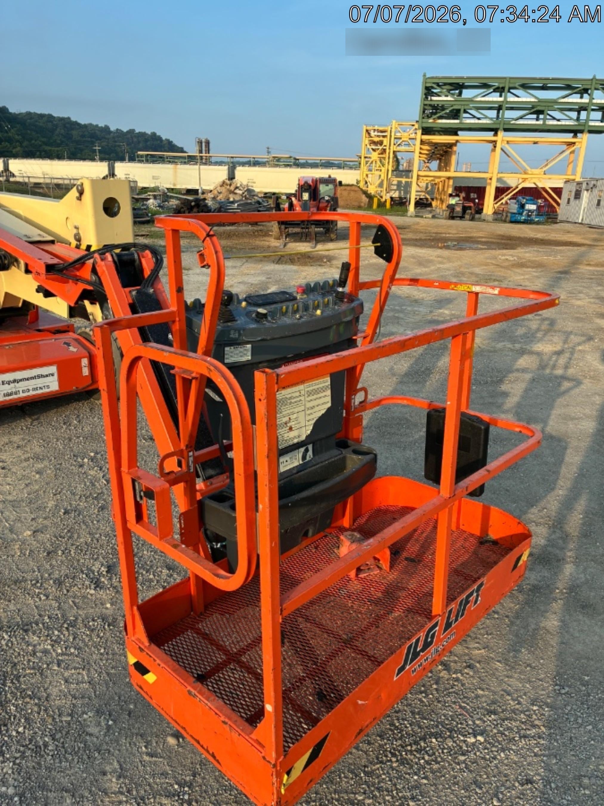 2021 JLG E450AJ