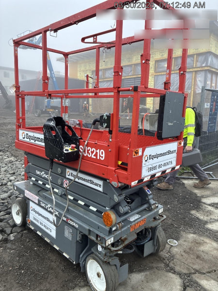 2020 Skyjack SJIII-3219 Solid NM Tires, Half height spring hinged entry gate, Dual Beacons, 800W Inverter