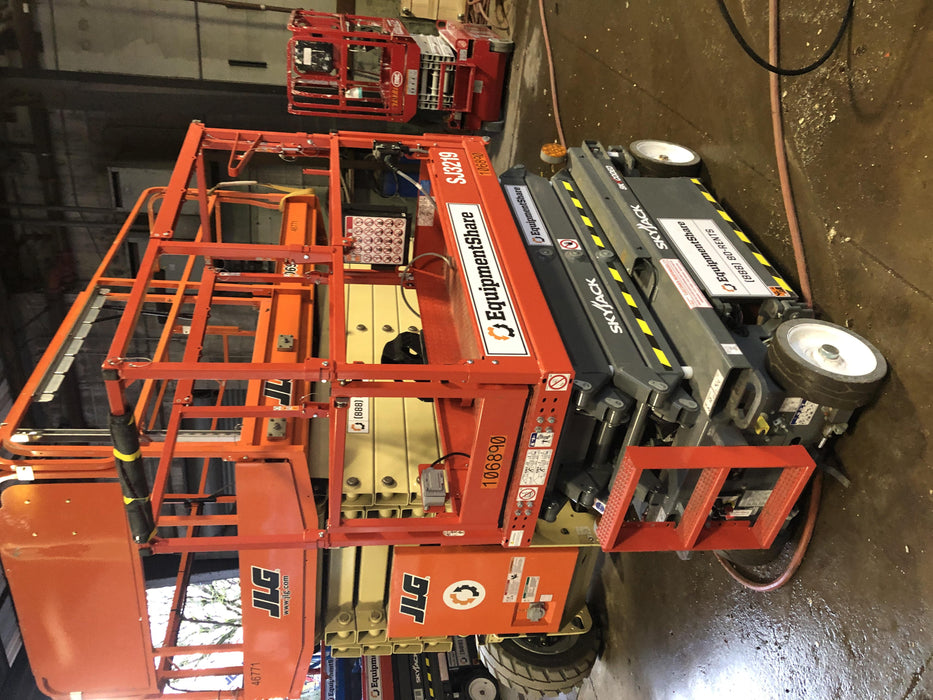 2020 Skyjack SJIII-3219 Solid NM Tires, Half height spring hinged entry gate, Dual Beacons, 800W Inverter