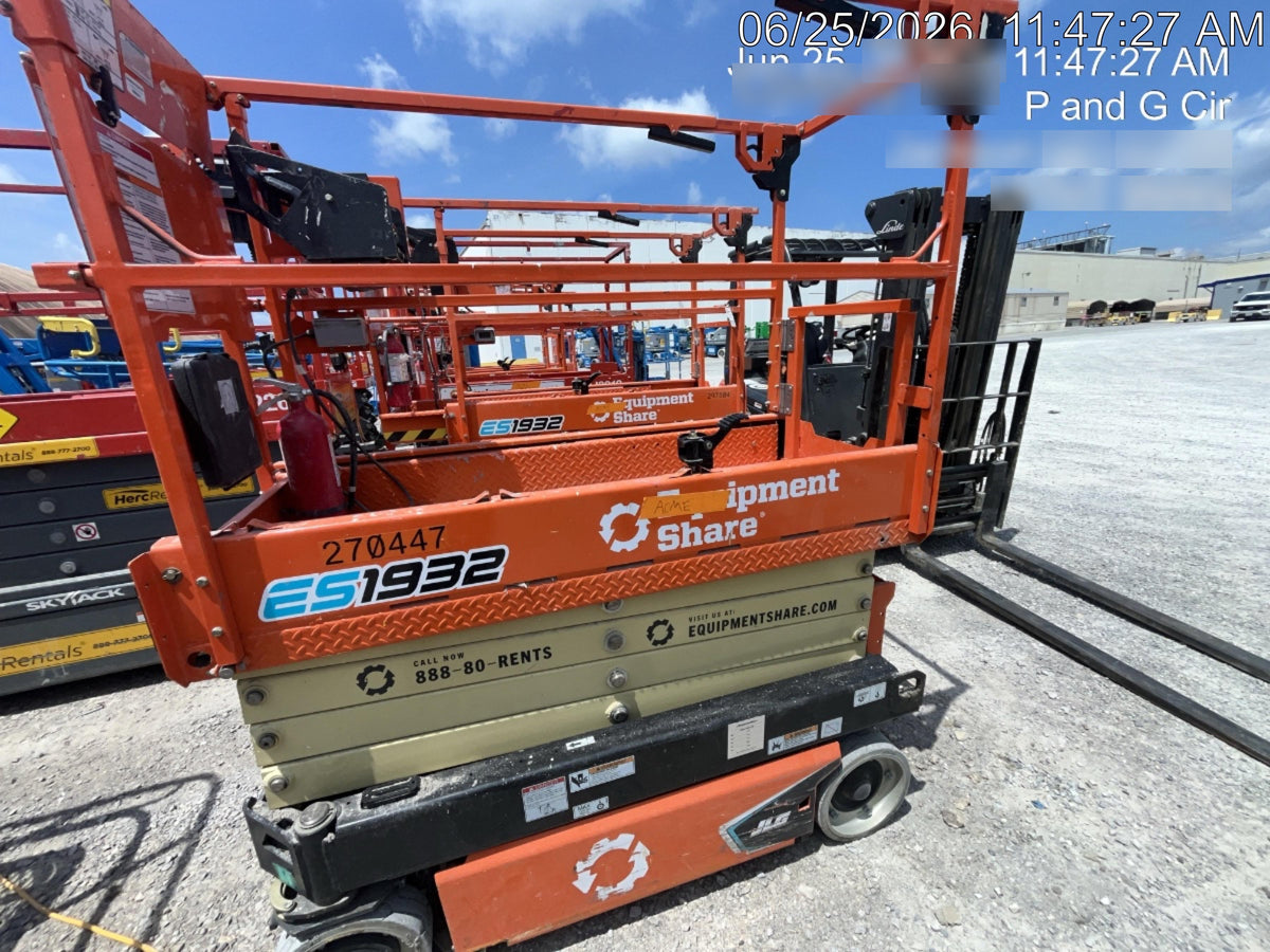 2022 JLG ES1932