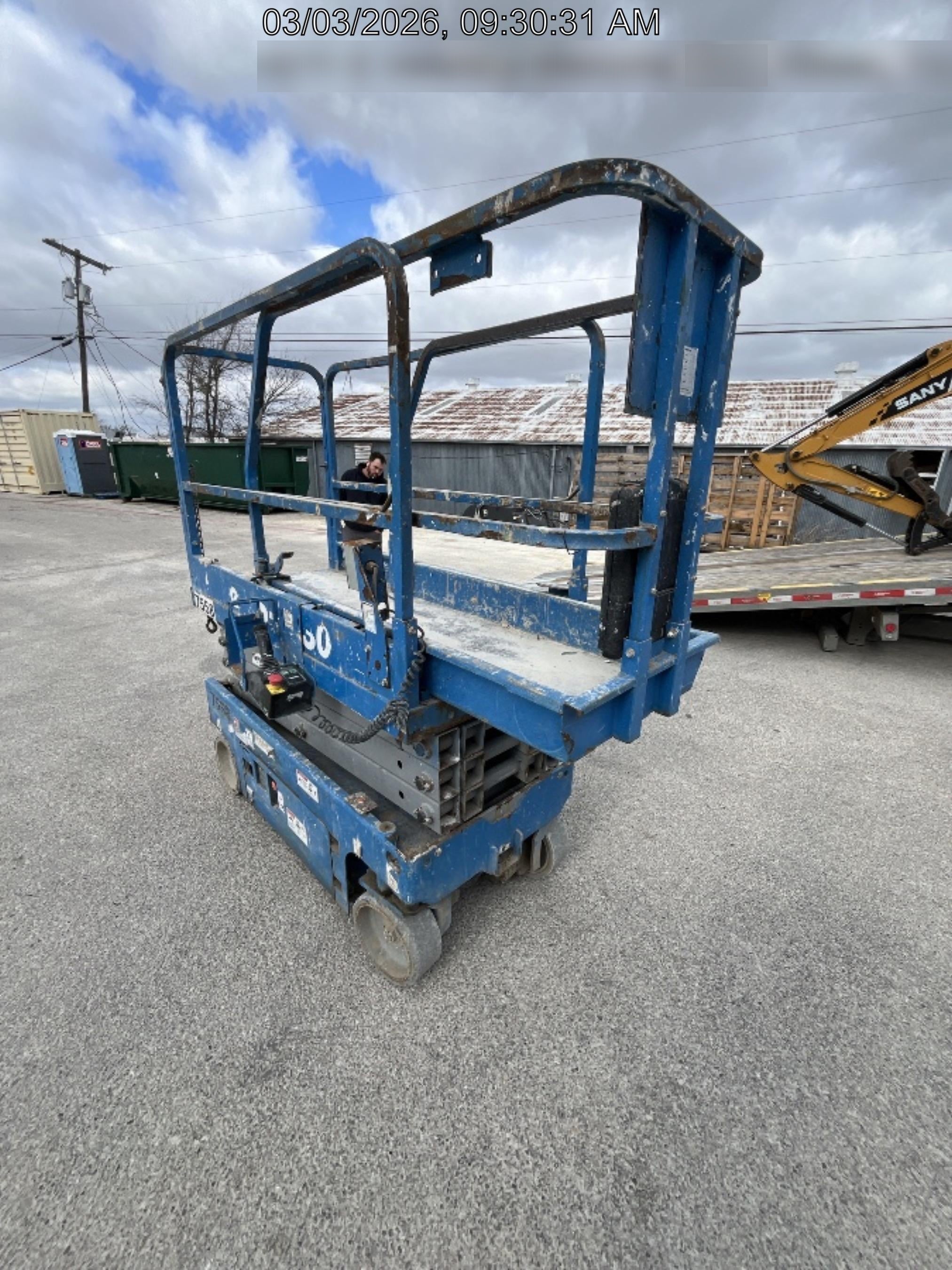 2017 Genie GS-1930 Genie GS-1930 Lift w/Fixed Rail and Chain Entry