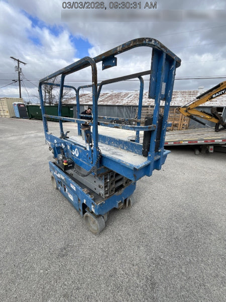 2017 Genie GS-1930 Genie GS-1930 Lift w/Fixed Rail and Chain Entry