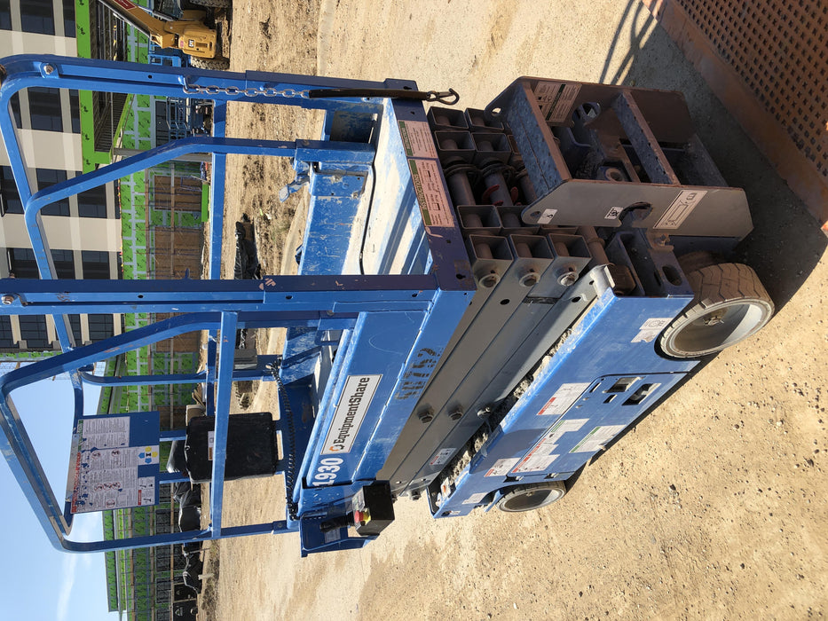 2019 Genie GS-1930 Fixed Rails with Chain Entry