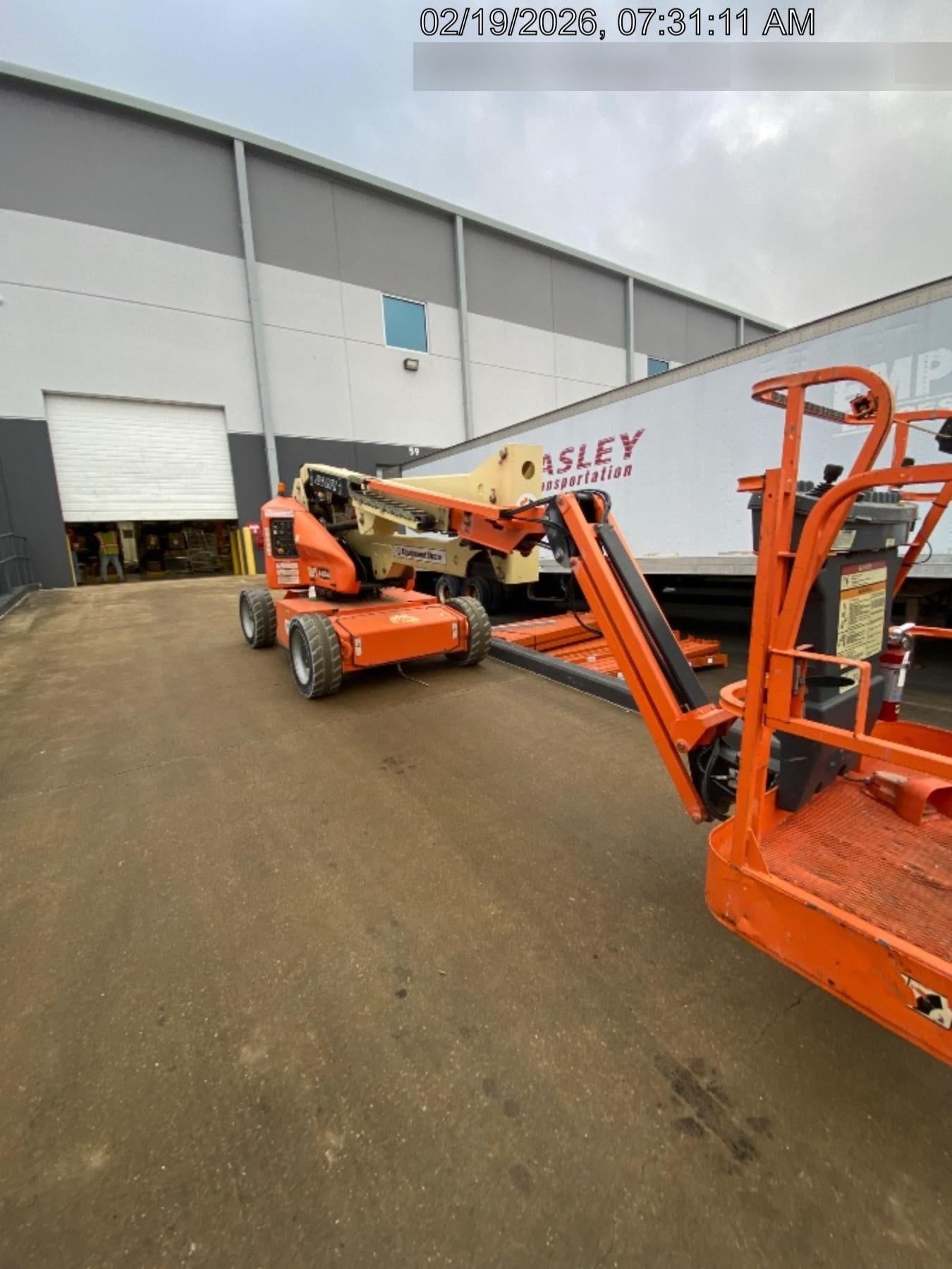 2019 JLG E450AJ