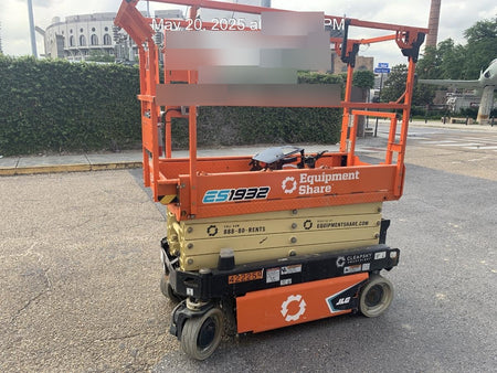 2024 JLG ES1932