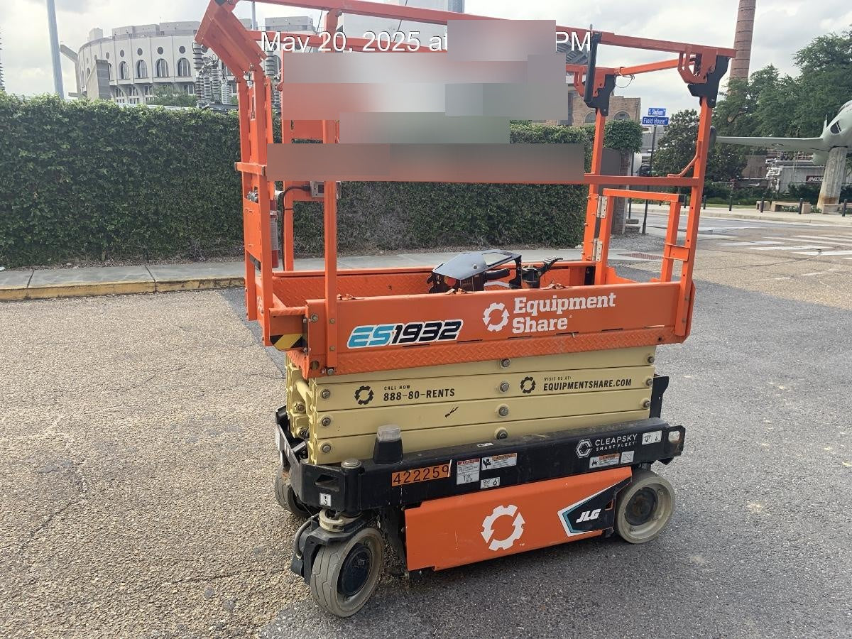 2024 JLG ES1932