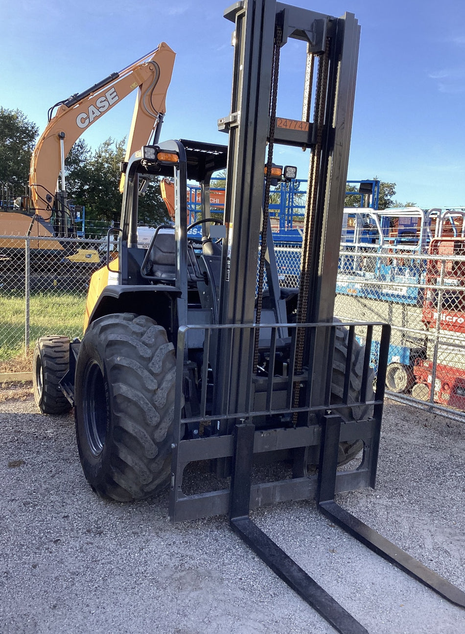 2022 CASE 586H