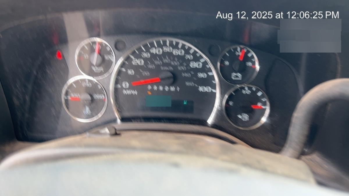 2023 CHEVROLET Express Van - Rental