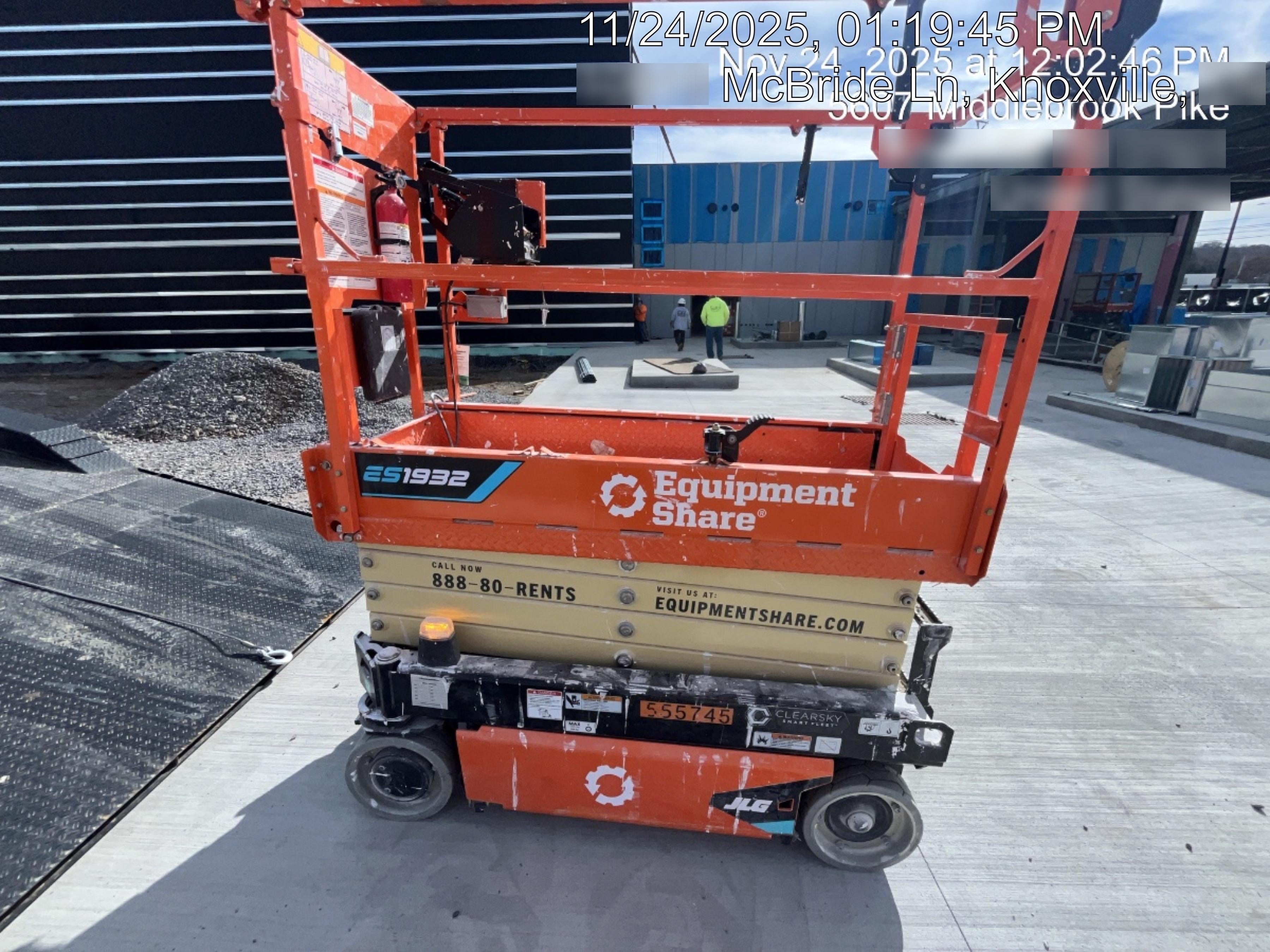 2025 JLG ES1932