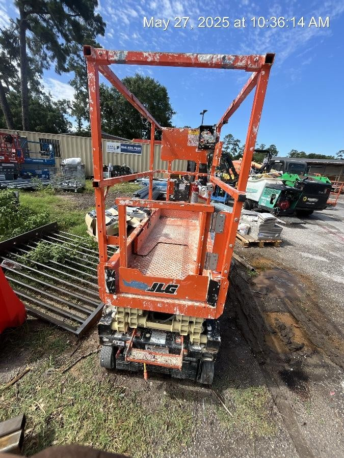 2021 JLG ES1330L
