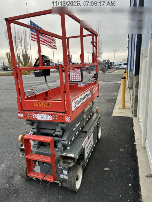 2020 Skyjack SJIII-3219 Solid NM Tires, Half height spring hinged entry gate, Dual Beacons, 800W Inverter